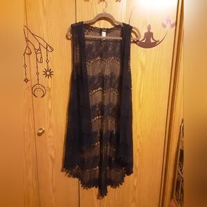 Elegant Navy Lace Shawl